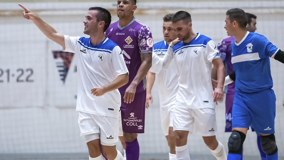 Los jugadores de O Parrulo Ferrol celebran un gol (Fotografía: Mijanphoto)