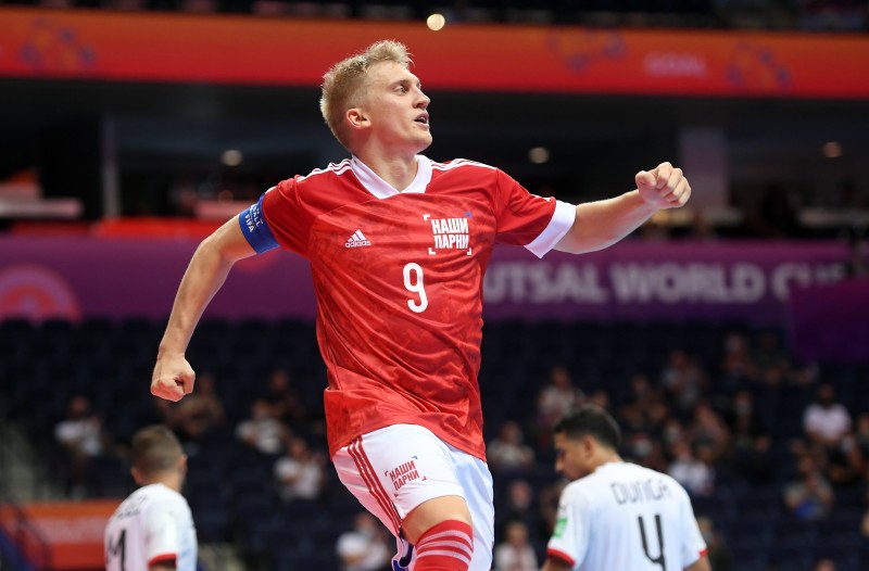 Abramov, capitán de Rusia, celebra un gol en el Mundial de Lituania