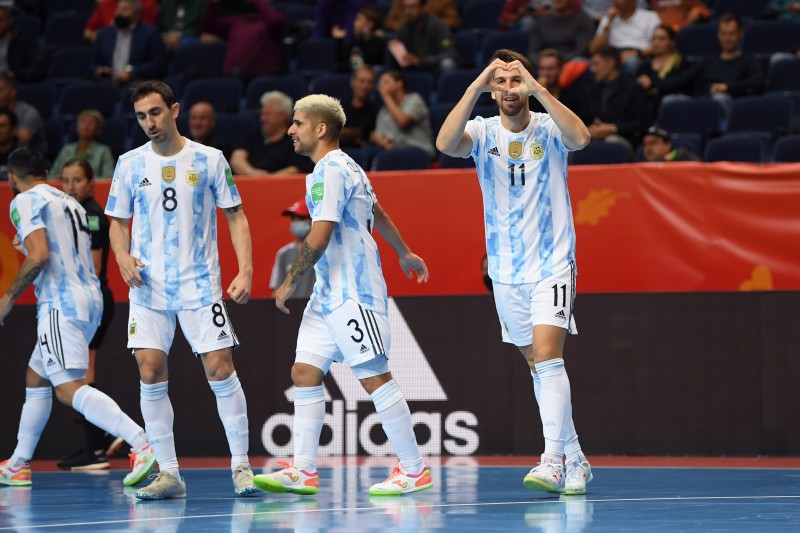 Alan Brandi celebra un gol con la selección de Argentina en el Mundial de Lituania