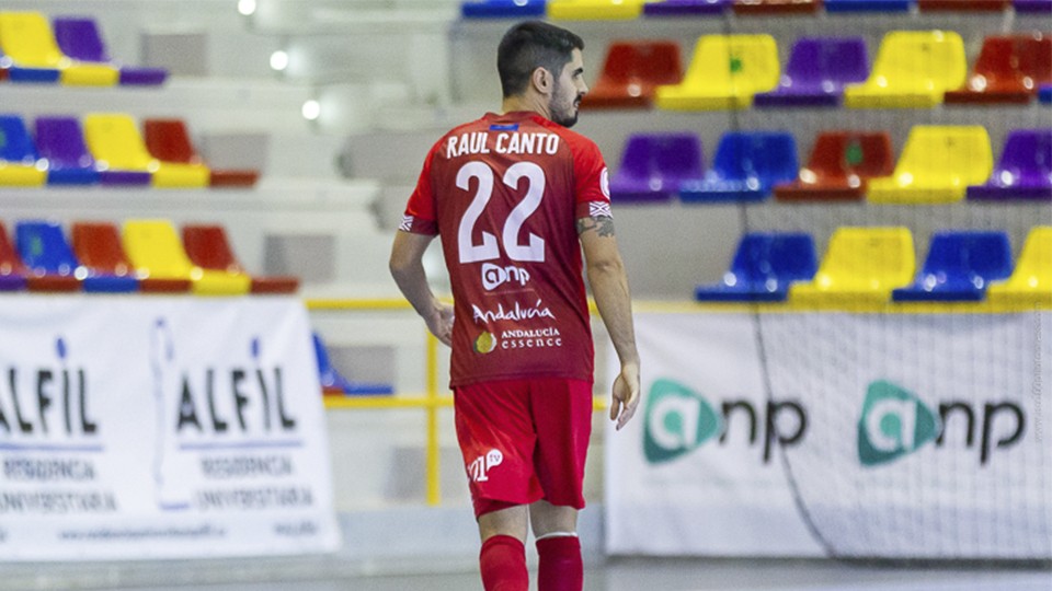 Raúl Canto, jugador del BeSoccer CD UMA Antequera.