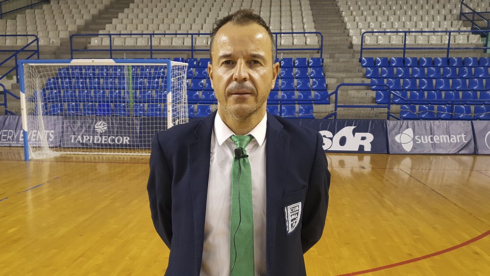 Tete, entrenador de BeSoccer UMA Antequera.