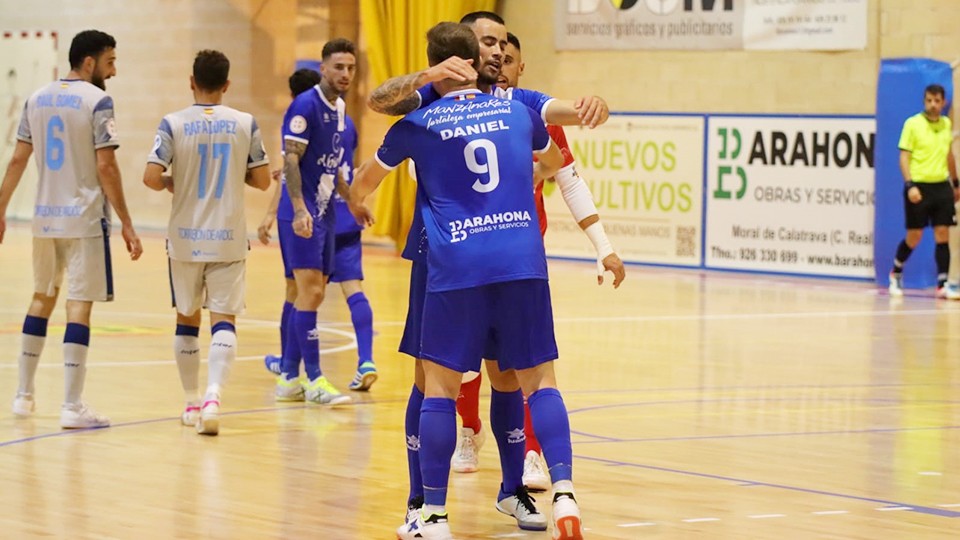 Los jugadores del Manzanares FS Quesos El Hidalgo celebran un tanto.