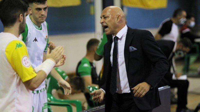 Juanito, entrenador del Real Betis Futsal.