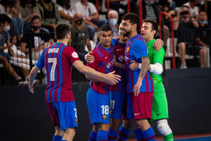 Dyego, Marcenio, Matheus, Ferrao y Dídac celebran un gol del Barça
