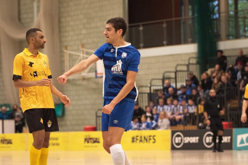 Un jugador del Manchester Futsal celebra un gol en la LNFS England