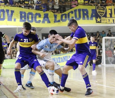 Boca Juniors y Racing disputan la semifinal de la Primera División de Argentina
