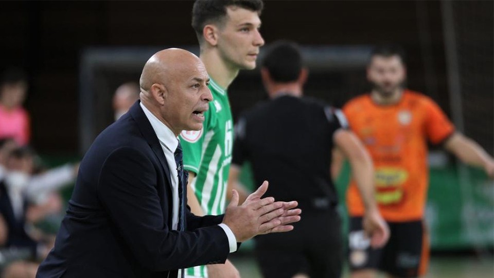 Juanito, entrenador del Real Betis Futsal.