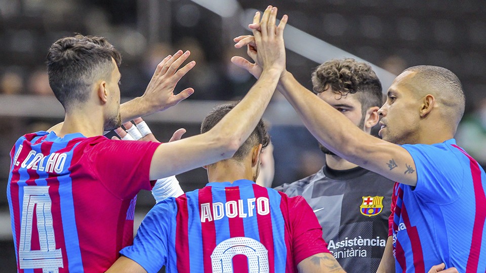 Los jugadores del Barça celebran un gol.