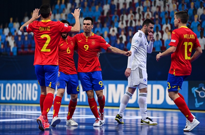 Sergio Lozano, Mellado, Ortiz y Raúl Gómez celebran un gol de España ante Bosnia-Herzegovina. Foto: UEFA