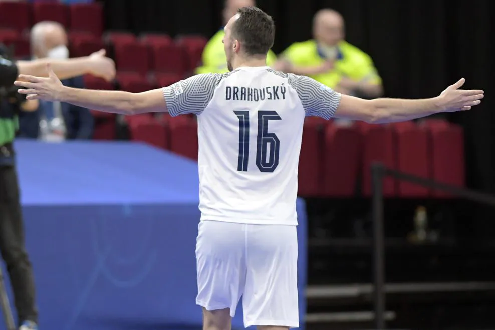Thomas Drahovsky, jugador de Industrias Santa Coloma, celebrando un gol con la Selección de Eslovaquia. Foto: UEFA