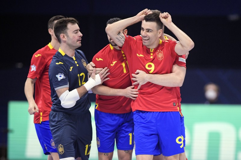 Sergio Lozano celebra un gol de la Selección española en la Eurocopa. Foto: UEFA