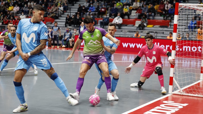 Gordillo, del Palma Futsal, busca el remate ante el Inter FS