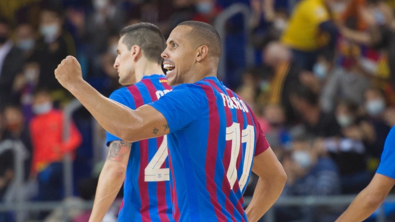 Ferrao, del Barça, aprieta el puño festejando un gol