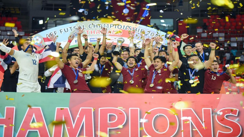 Tailandia se impuso en la tanda de penaltis a Indonesia y se proclamó campeón de la AFF