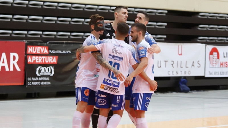 Celebración del Fútbol Emotion Zaragoza tras un gol
