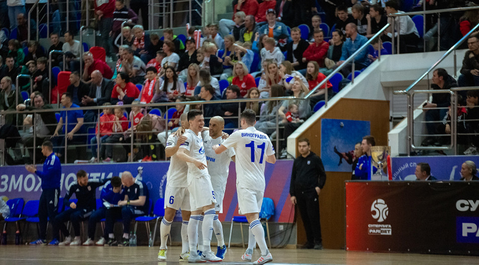 Los jugadores del Gazprom Ugra celebran un gol en la final de la Superliga de Rusia