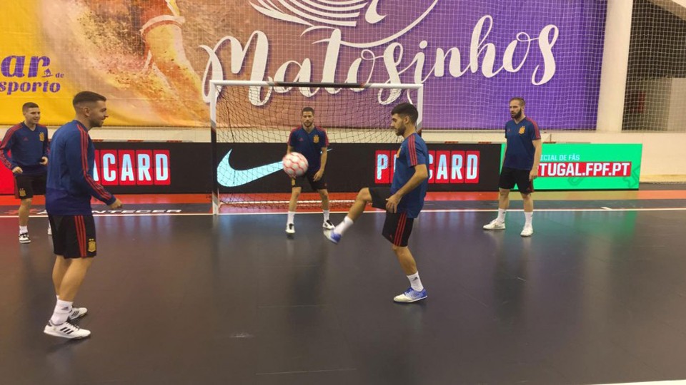Adolfo, Solano, Andresito, Raúl Campos y Fernan en un entrenamiento de la Selección española