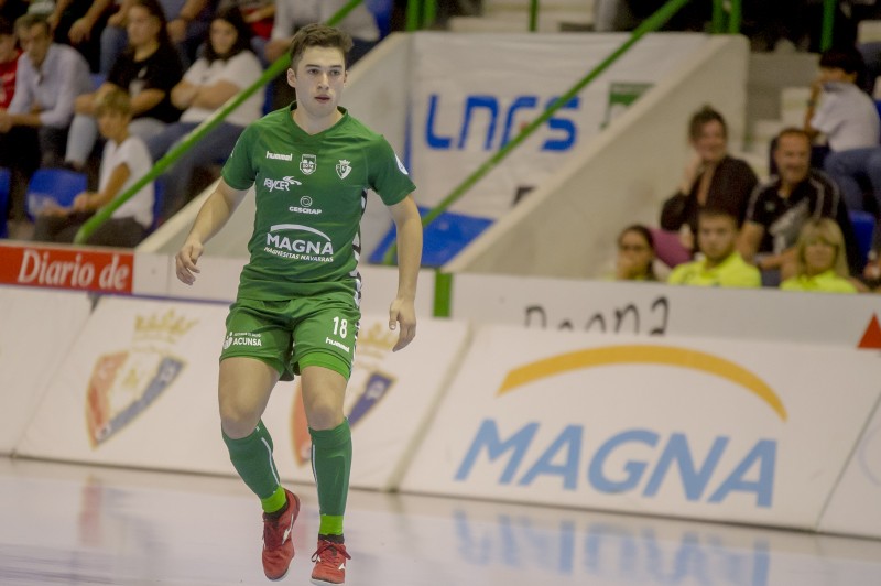 Ion Cerviño en su debut con Osasuna Magna.