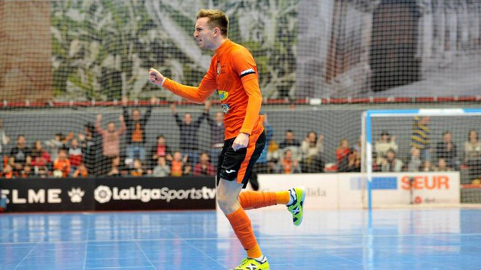 Sergio González celebrando un gol del Aspil-Jumpers Ribera Navarra   Foto: Toño de la Parra