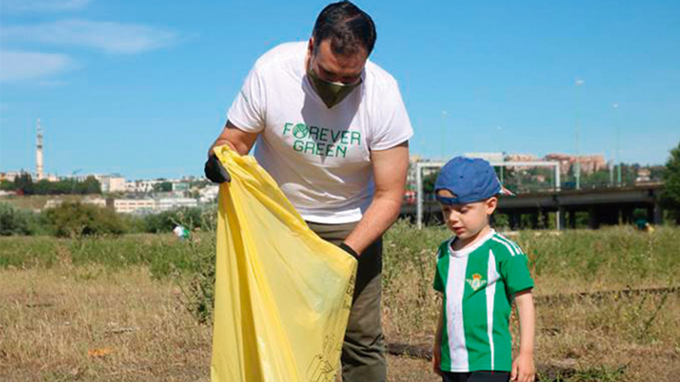 Forever Green se vuelca en la limpieza del Río Guadalquivir recogiendo más de 9 toneladas de Residuos