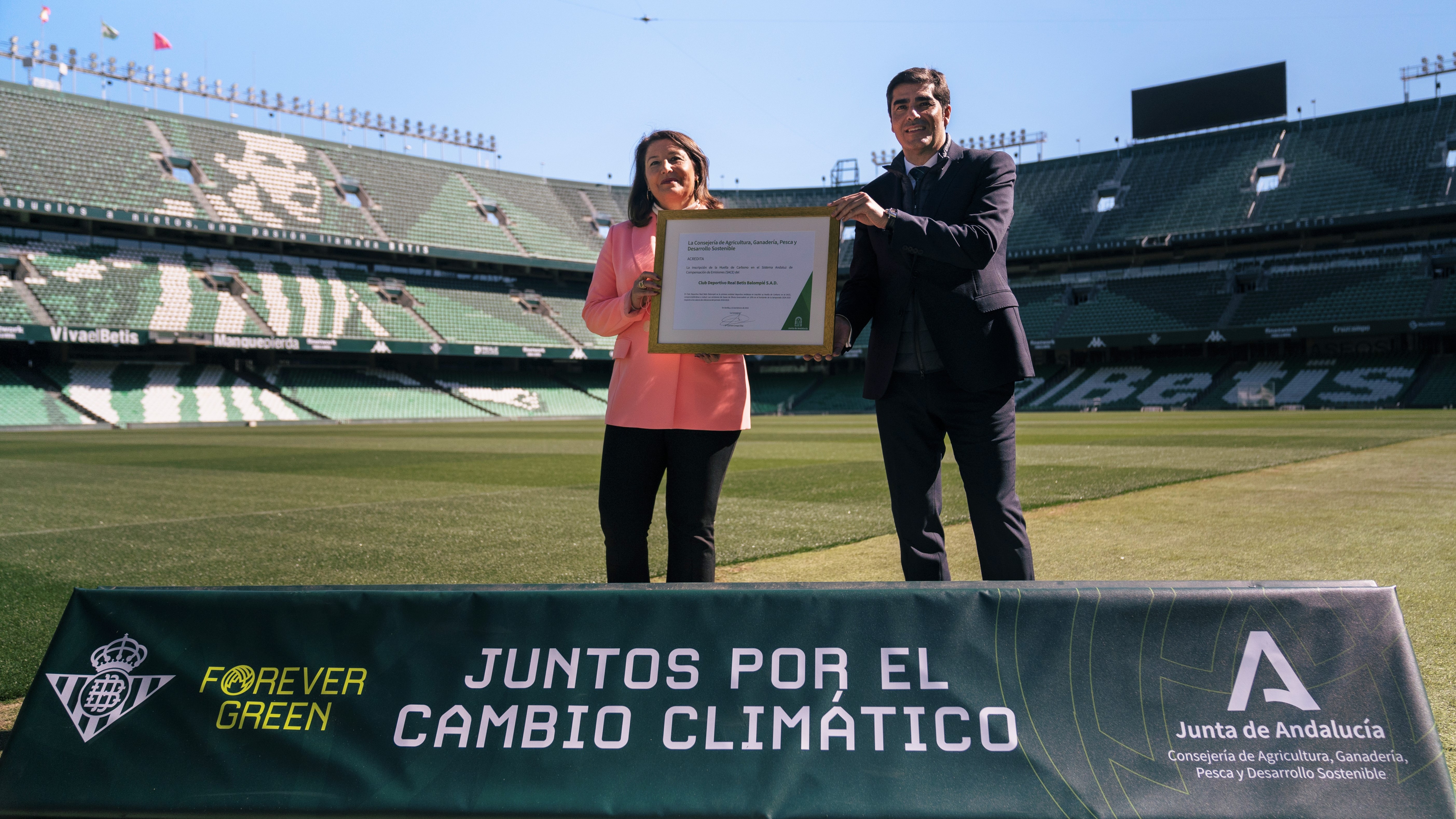 La Junta de Andalucía y el Real Betis Balompié se unen para luchar contra el cambio climático
