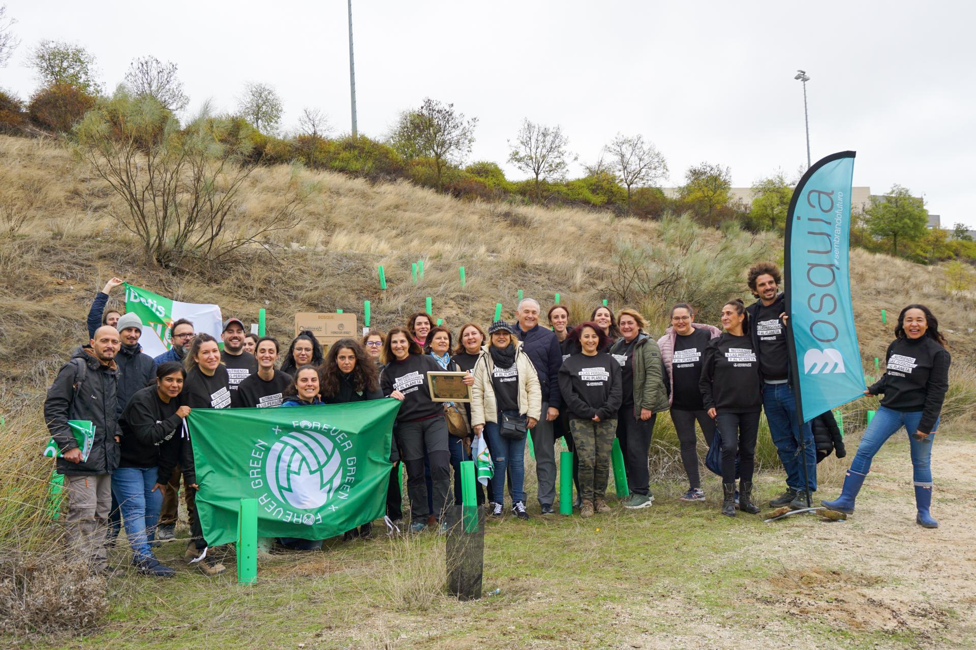 El Real Betis y Herbalife Nutrition reforestan un bosque en Madrid