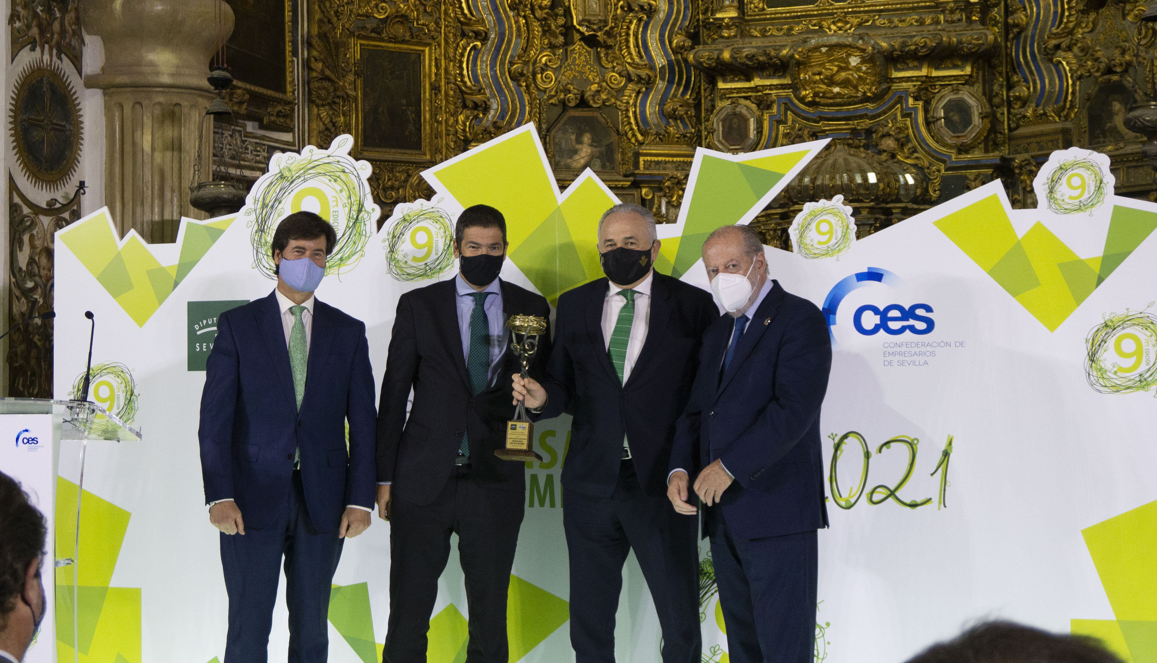Forever Green receives the award for 