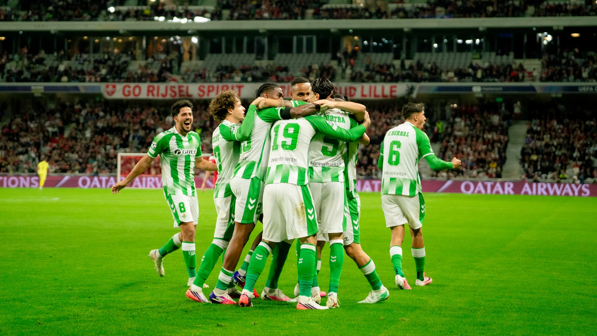 Real Betis durante el encuentro ante Lille de la crónica oficial del 2–3