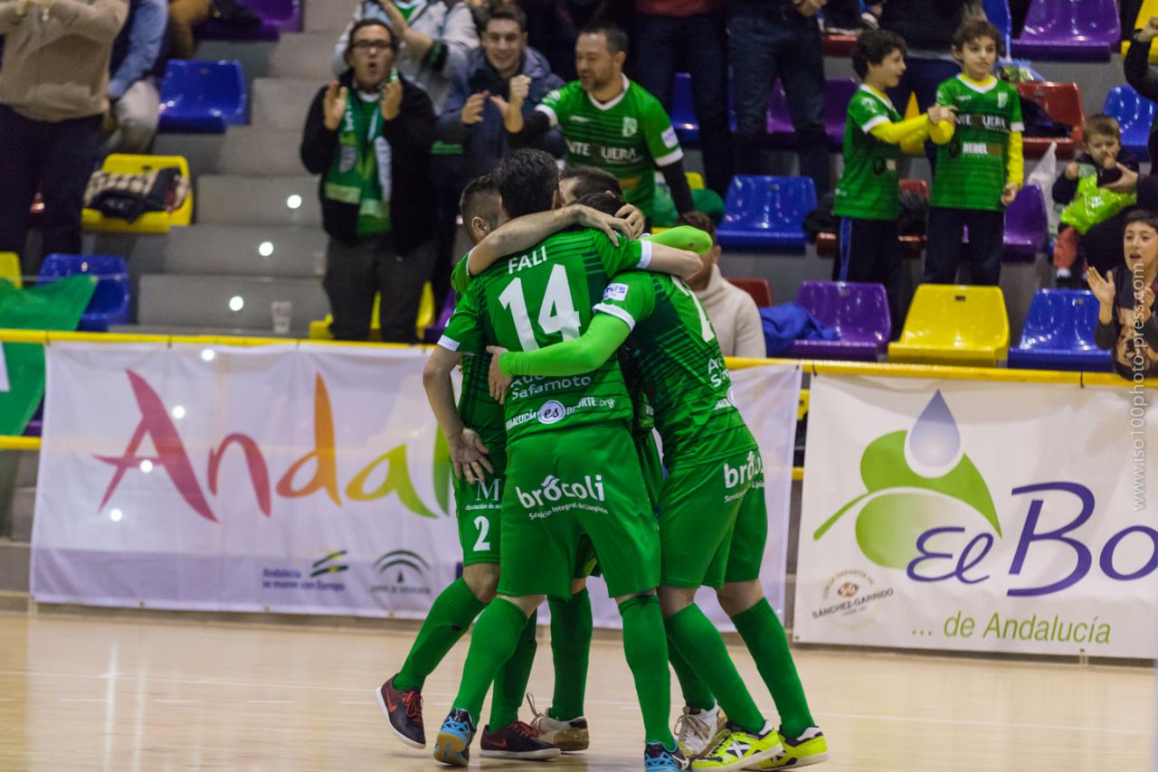 EL CD UMA ANTEQUERA PASA POR ENCIMA DEL SANTIAGO FUTSAL (11-3) CON UN CARRUSEL DE GOLES