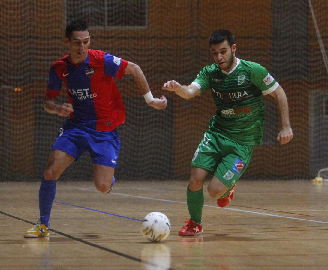 EL CD UMA ANTEQUERA RECIBE AL LEVANTE UD  EN UNA NUEVA FINAL EN LA LUCHA POR LA PERMANENCIA