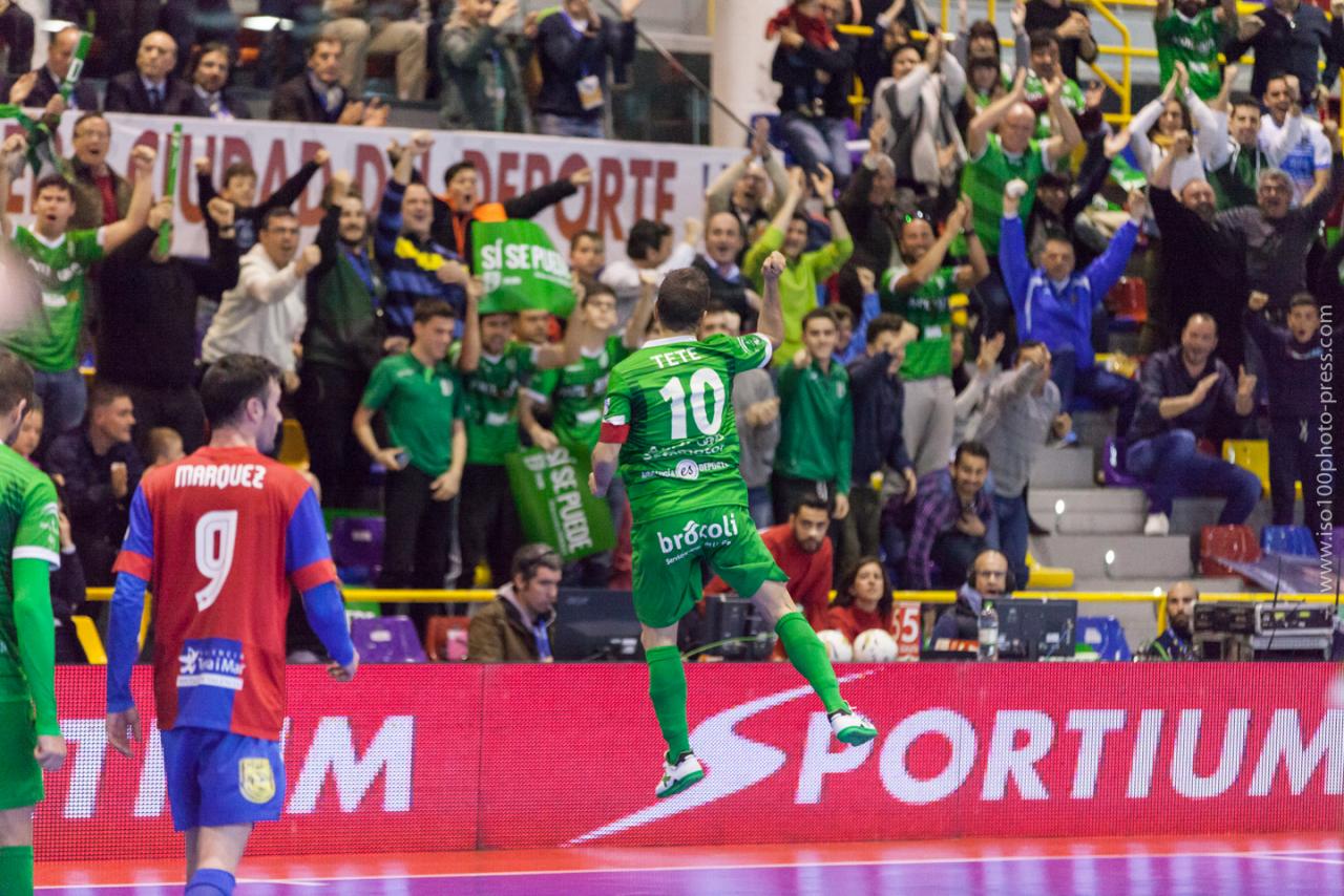 EL CD UMA ANTEQUERA VENCE UNA NUEVA FINAL POR LA PERMANENCIA ANTE LEVANTE POR 6-1