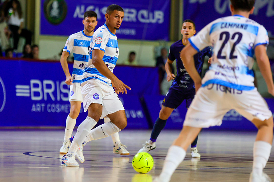 Una victoria de garra en Alzira para acceder a la final del play-off de ascenso (2-3)