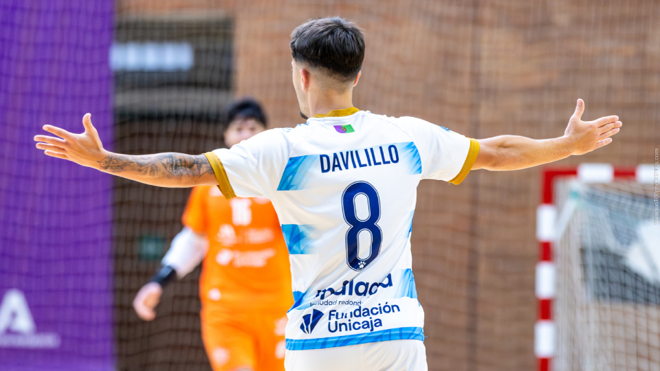 Davilillo cierra una exitosa etapa con dos ascensos y una Copa del Rey