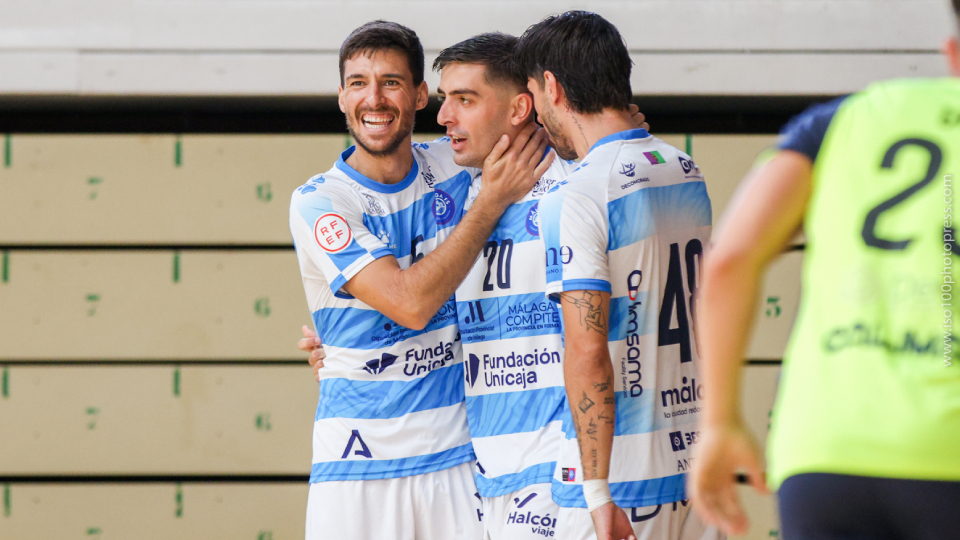 Estreno liguero con buen juego, goles y victoria en Carranque (7-2)